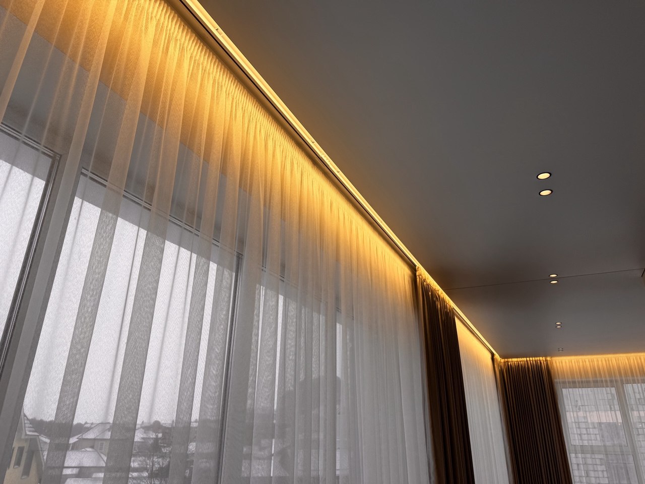 Электрокарниз в интерьере